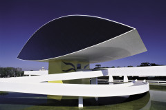 Última semana para visitar exposições de Ivens Machado e Le Corbusier no MON.