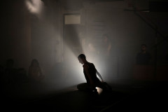 Espetáculo convida plateia a participar da criação de sons e movimentos no CJAP.