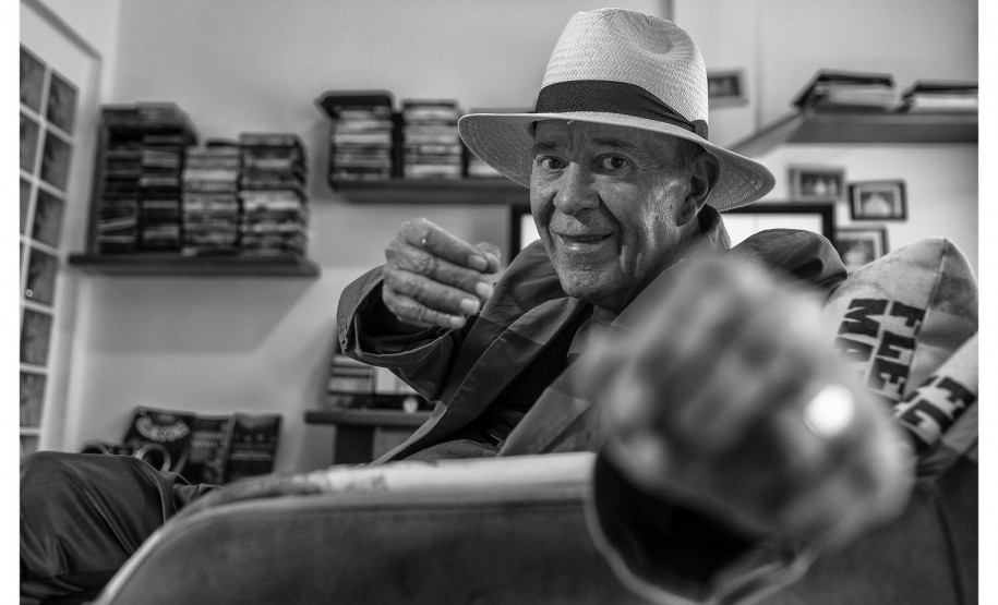 Foto do crítico de cinema e jornalista Lélio Sotto Maior Júnior feita pelo fotógrafo Marcelo Andrade