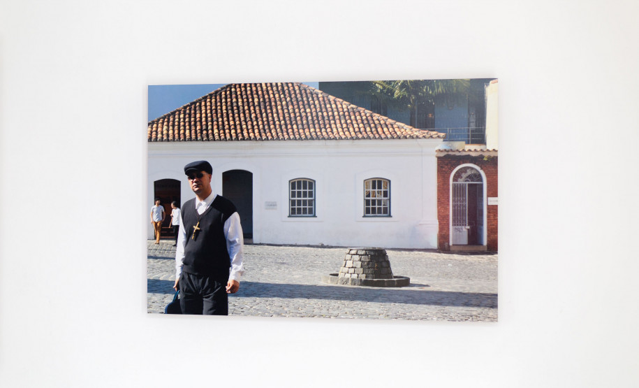 Fotos de Alessandra do Rocio Andrade em exposição no Centro Juvenil de Artes. Foto Maringas Maciel.