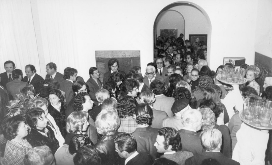 Série de posts do MAC-PR em comemoração aos 50 anos do museu. A foto registra a inauguração da sede na Westphalen em 1976