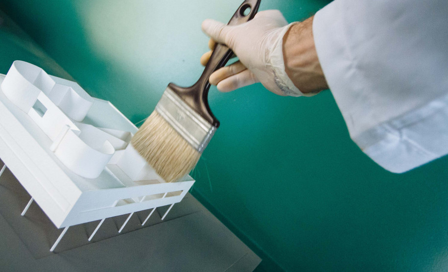 Trabalho de conservação das obras do MON segue intenso durante a quarentena. Foto Marcio Pimenta
