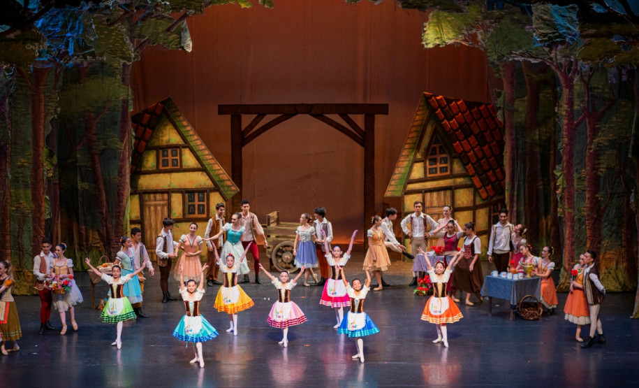 Escola de Dança Teatro Guaíra celebra 65 anos