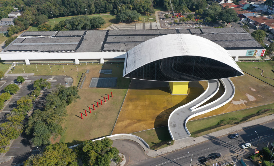Imagem aérea do Museu Oscar Niemeyer