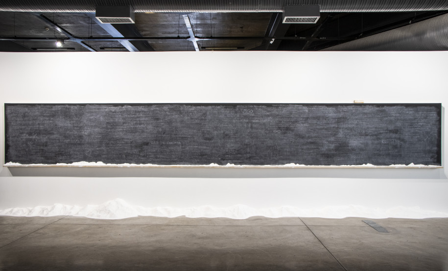 Obra da exposição Educação Pela Pedra