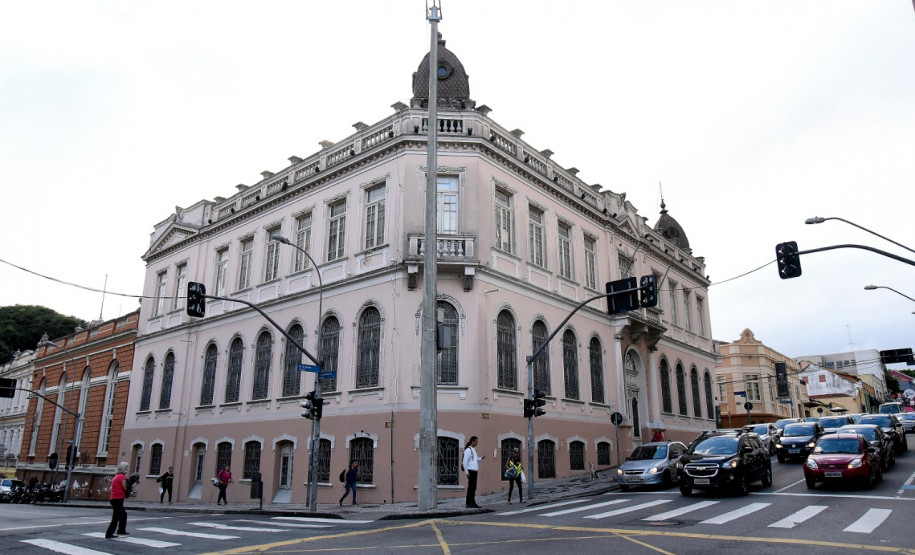 Fachada do Palácio da Seda