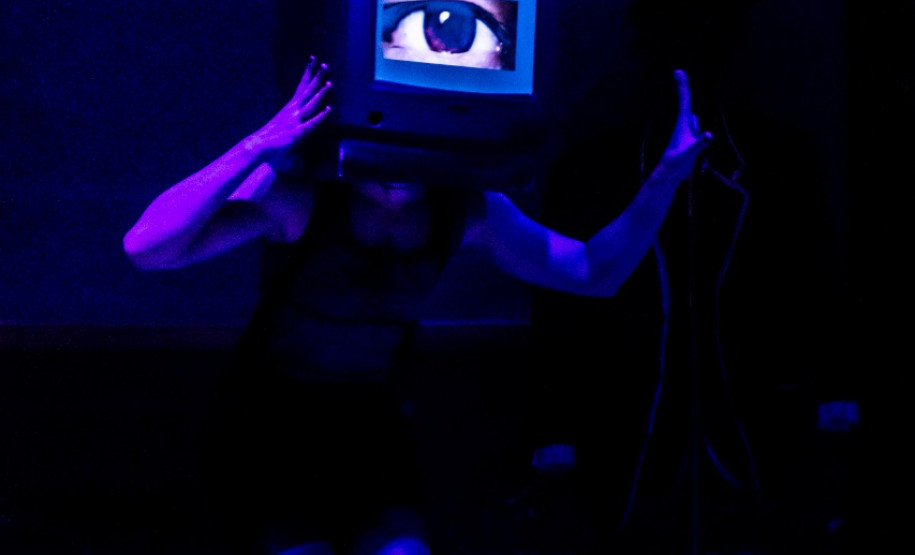 Performance da I Mostra Container Cultural