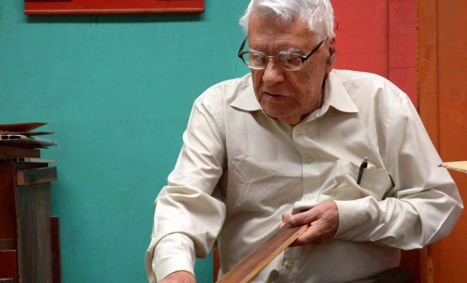 Antônio Arney em seu atelier