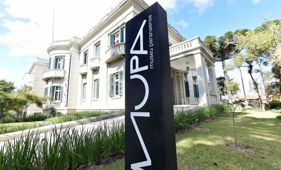 Palácio São Francisco, sede do Museu Paranaense (MUPA).