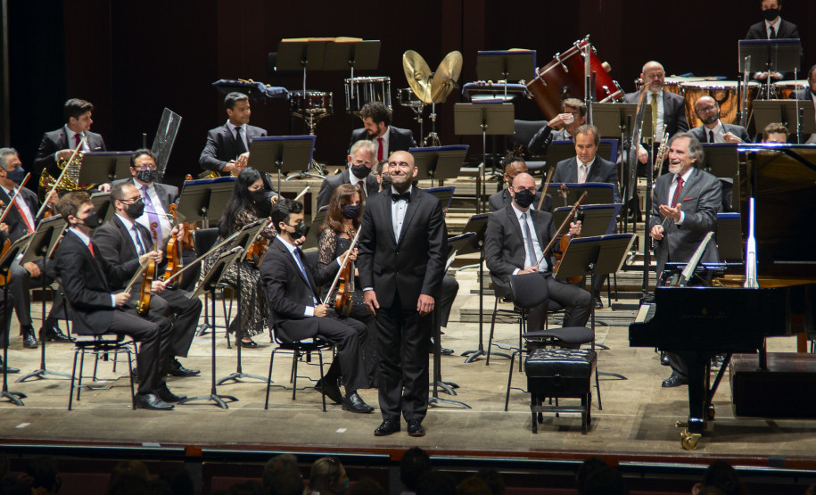 Orquestra Sinfônica do Paraná reencontra o público no grande auditório do Teatro Guaíra