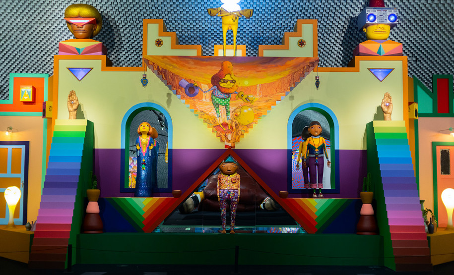 Obra da exposição OSGEMEOS
