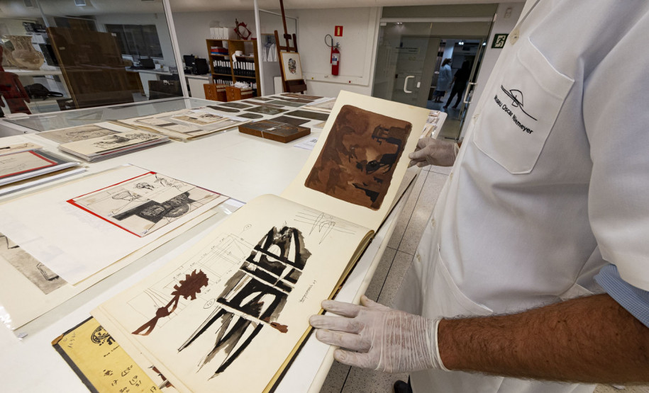 MON recebe obras de Poty Lazzarotto