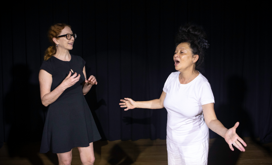 Nena Inoue com Carmen Jorge