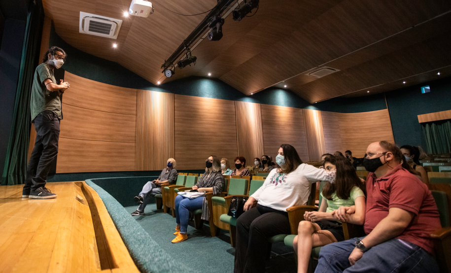 Curso "Publique livros, crie editoras", com João Varella