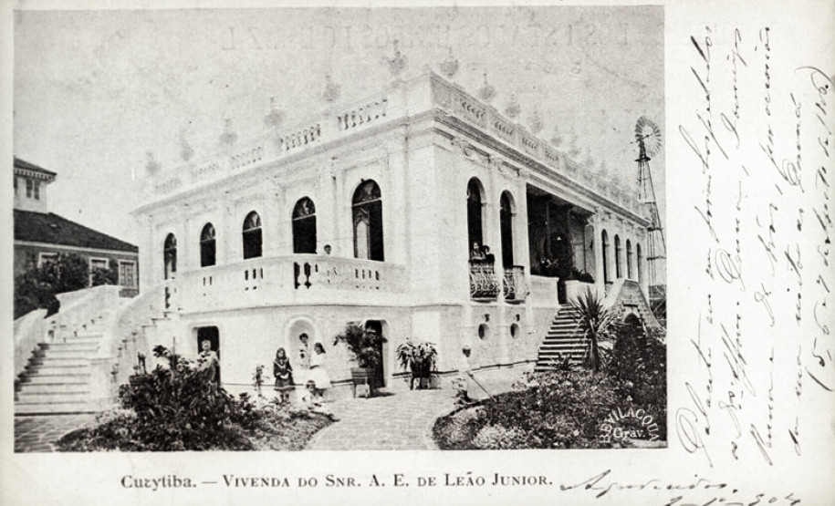 Fonte: https://www.brde.com.br/palacete/o-palacete/#historia