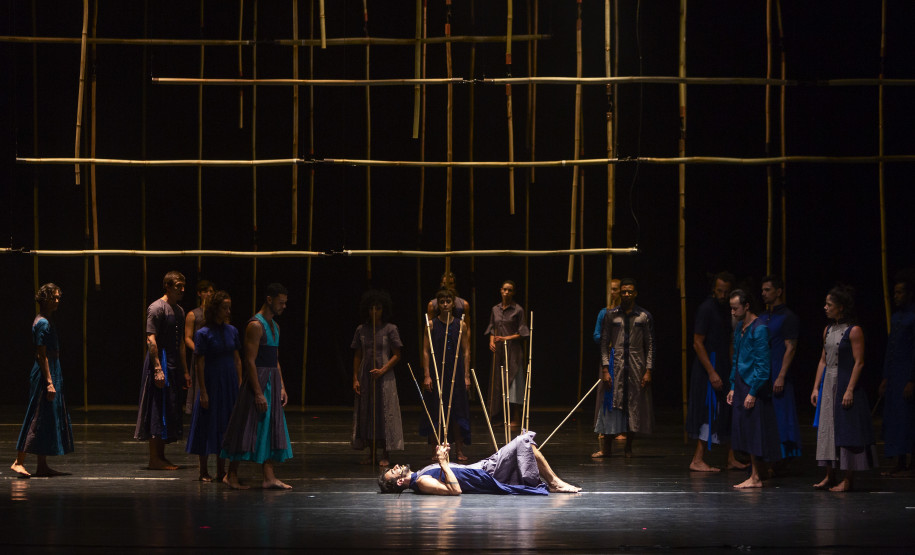 Nova coreografia Terra Brasilis, do Teatro Guaíra
