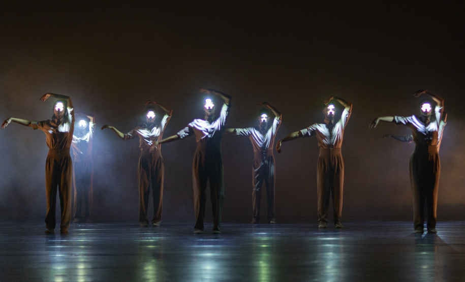 Nova coreografia Terra Brasilis, do Teatro Guaíra
