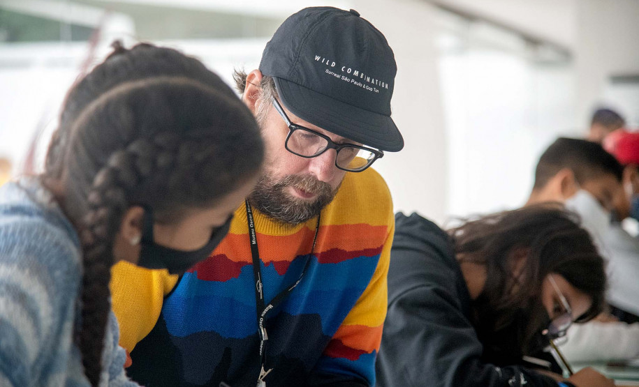 Oficina de desenho com OSGEMEOS. Foto: Comunicação TJPR