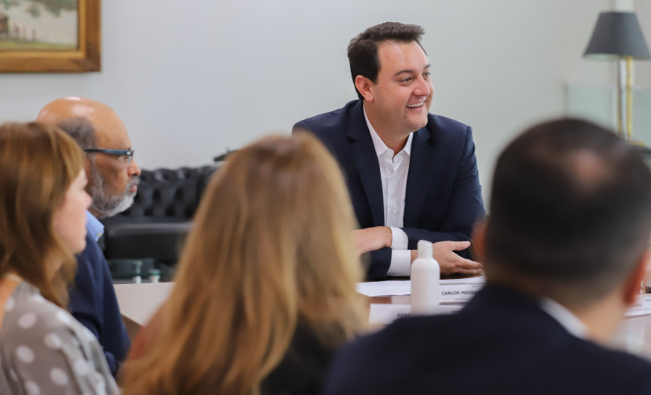 O Governo do Paraná apresentou na manhã desta quinta-feira (05/05), no Palácio Iguaçu, o Projeto Crianças no Teatro com incentivo da Audi do Brasil