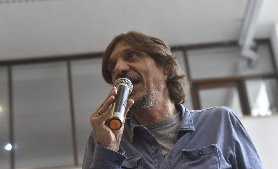 Eduardo Bueno dá palestra sobre a história do Brasil na Biblioteca Pública do Paraná