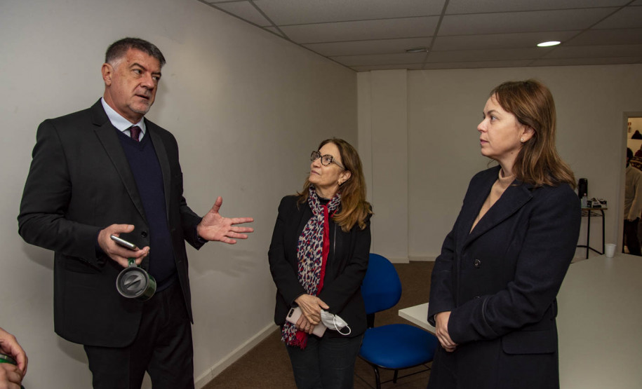 Fábio Salvador conversa com Elietti Vilela e Luciana Casagrande Pereira