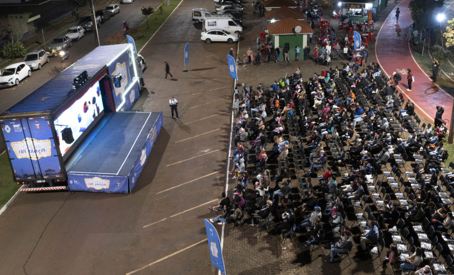 Ivaiporã recebe a primeira edição do Cinema na Praça com alegria e entusiasmo