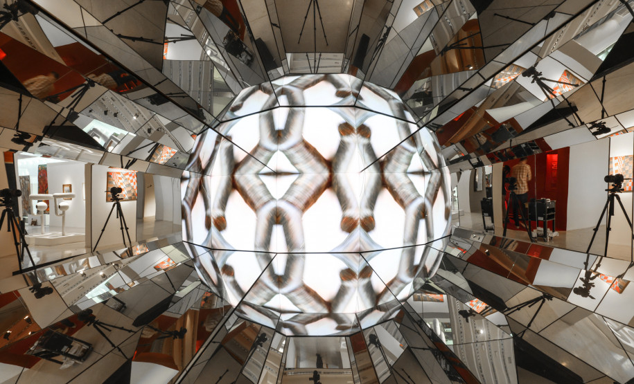 Obra de Fernando Canalli na exposição Afinidades