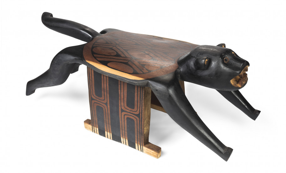 MON promove exposição com 200 bancos feitos por indígenas