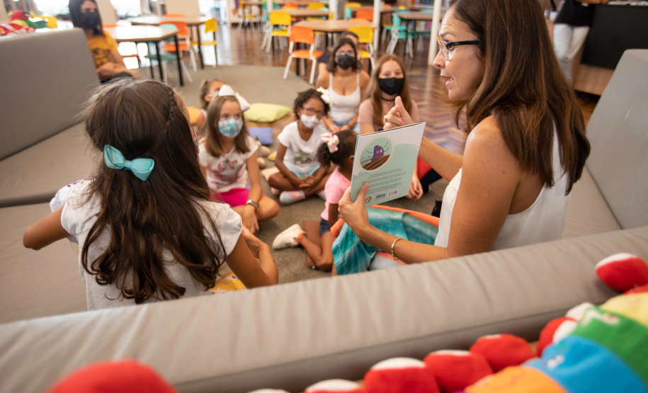 Fundada há 165 anos, Biblioteca Pública do Paraná atrai novos públicos com mais de 30 projetos de cultura, acessibilidade e incentivo à leitura