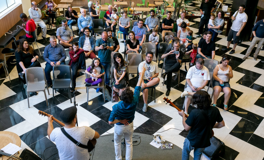 Fundada há 165 anos, Biblioteca Pública do Paraná atrai novos públicos com mais de 30 projetos de cultura, acessibilidade e incentivo à leitura