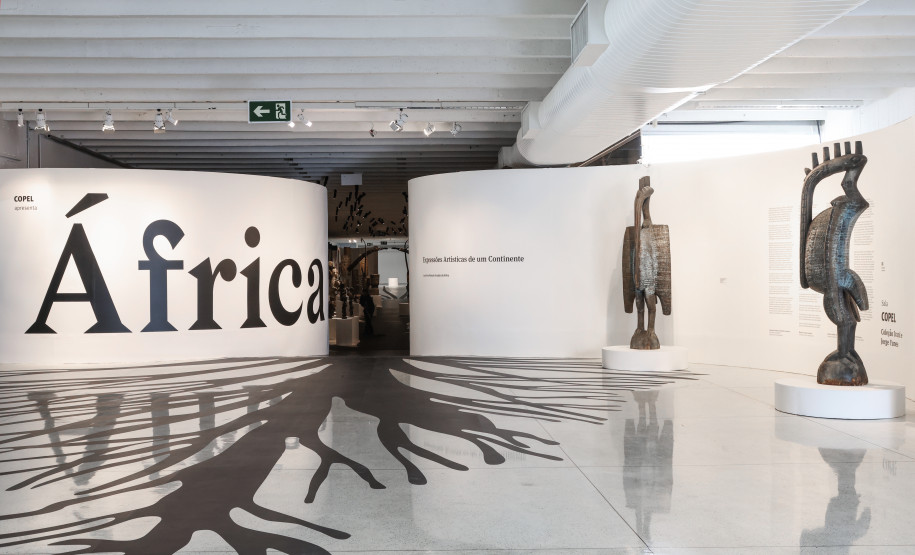 MON promove visita mediada, oficina e videoconferência da exposição de arte africana
