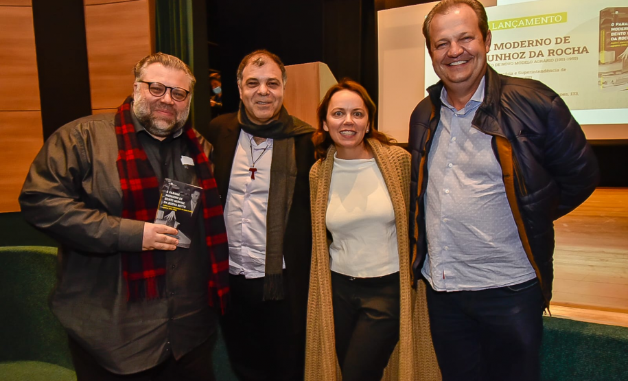 Governador prestigia lançamento de livro sobre Bento Munhoz da Rocha Netto