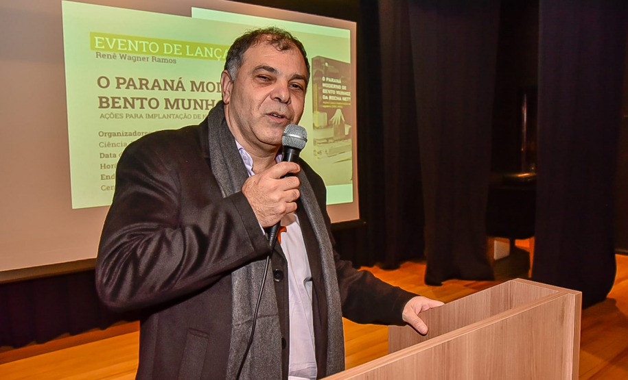 Governador prestigia lançamento de livro sobre Bento Munhoz da Rocha Netto