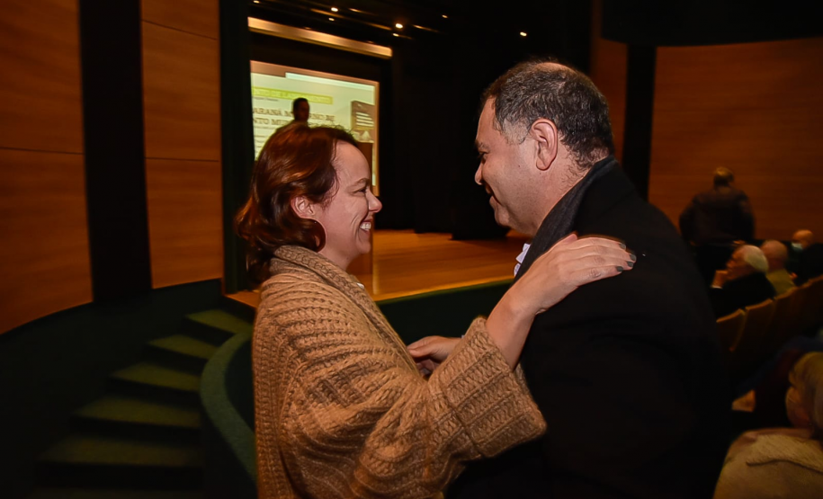 Governador prestigia lançamento de livro sobre Bento Munhoz da Rocha Netto