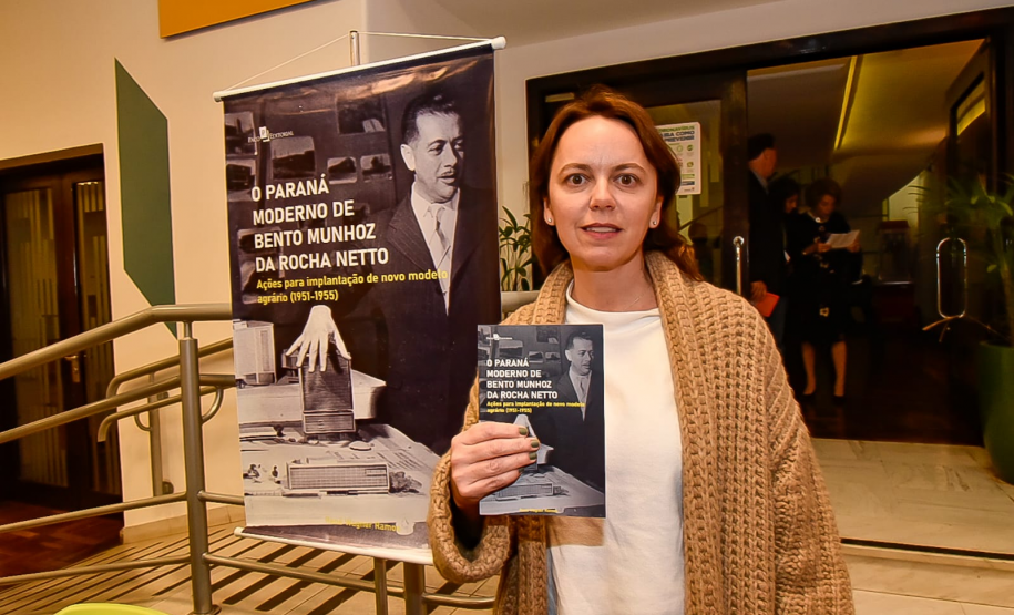 Governador prestigia lançamento de livro sobre Bento Munhoz da Rocha Netto