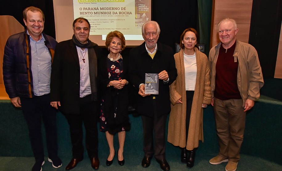 Governador prestigia lançamento de livro sobre Bento Munhoz da Rocha Netto