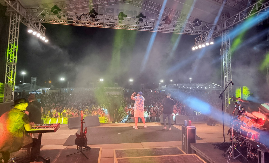 Shows no Litoral: sertanejo e forró embalam fim de semana em Matinhos e Pontal do Paraná - Antony & Gabriel