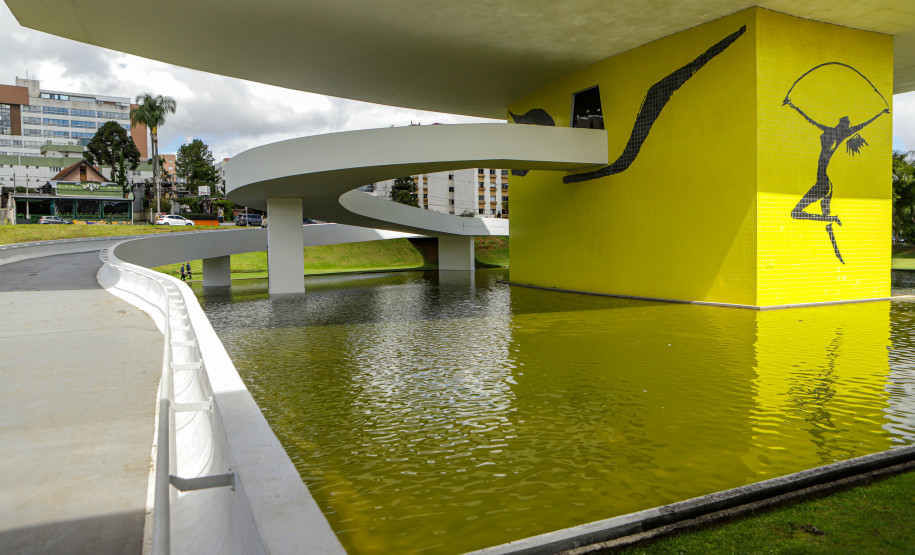 Com mais de 390 mil visitantes, MON registra público recorde em 2022; acervo é quintuplicado -