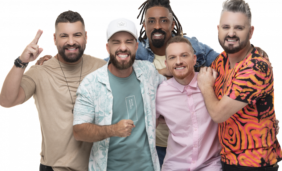 Em Pontal do Paraná, quem comanda a festa é o mix de Dell Cavalini e Quinteto S.A.