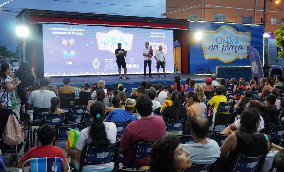 Programa Cinema na Praça apresenta sessões em mais quatro balneários de Pontal do Paraná