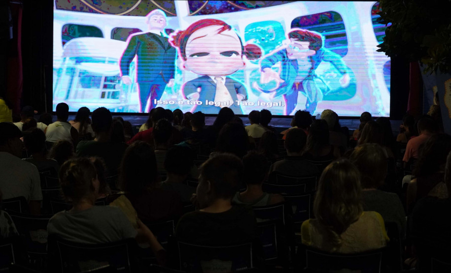 Programa Cinema na Praça apresenta sessões em mais quatro balneários de Pontal do Paraná