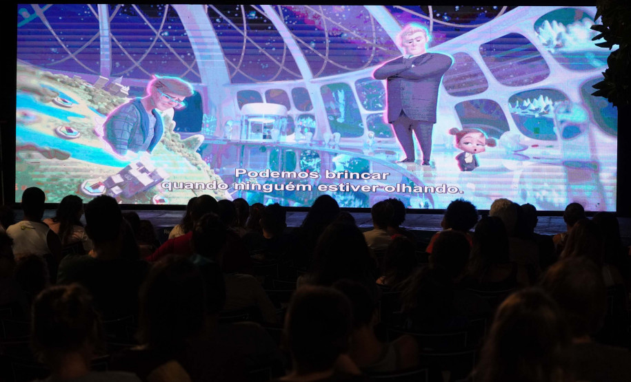 Programa Cinema na Praça apresenta sessões em mais quatro balneários de Pontal do Paraná