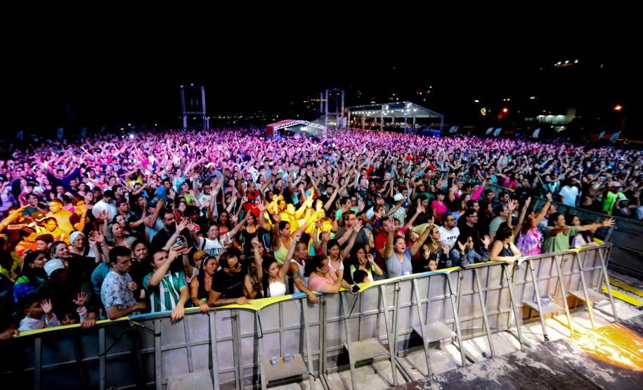 Shows no Litoral: sertanejo e forró embalam fim de semana em Matinhos e Pontal do Paraná - Antony & Gabriel