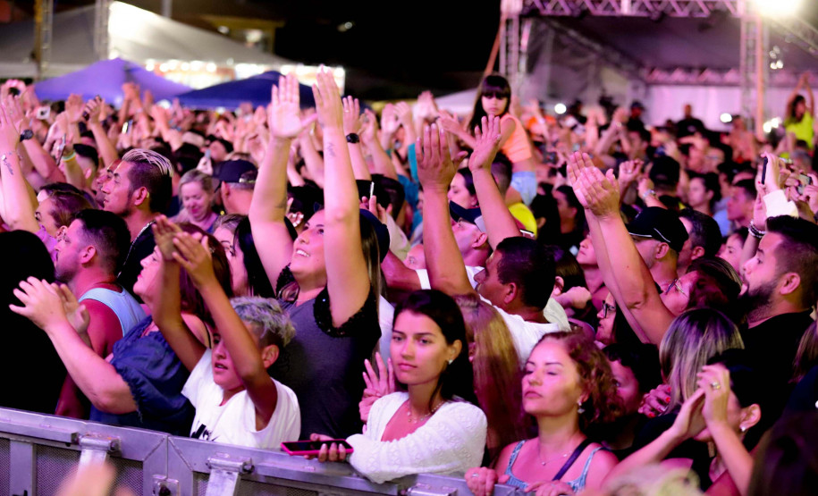 Shows no Litoral: sertanejo e forró embalam fim de semana em Matinhos e Pontal do Paraná - Antony & Gabriel
