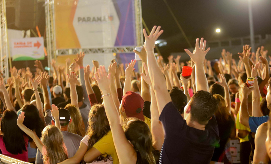 Shows no Litoral: sertanejo e forró embalam fim de semana em Matinhos e Pontal do Paraná - Antony & Gabriel