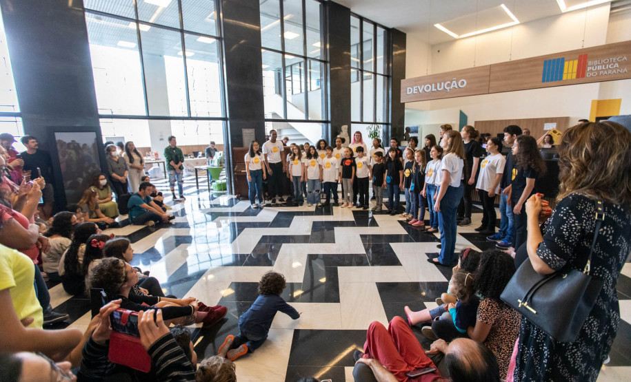 Biblioteca Pública promove evento pré-Carnaval com roda de samba e atividades para crianças