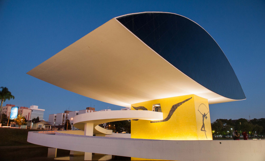 Museu Oscar Niemeyer vai funcionar durante todo o feriado de Carnaval