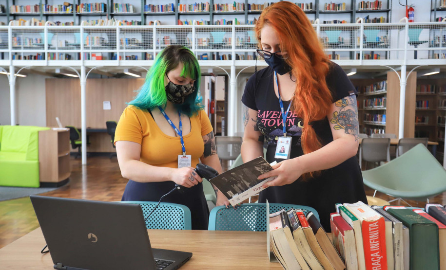 São exposições, oficinas, palestras, conversas e até espetáculos que ajudam a refletir e debater sobre o atual papel da mulher na sociedade.