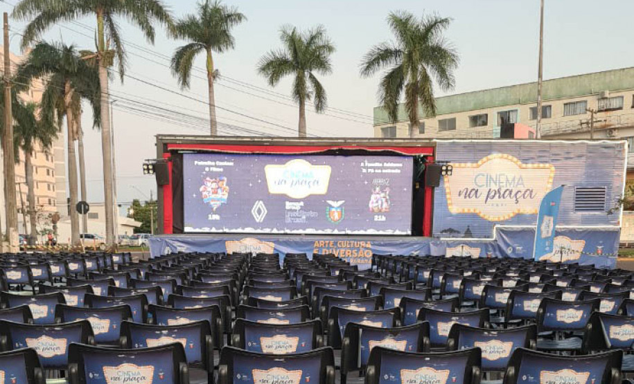 Cinema na Praça começa nesta segunda roteiro em bairros de Curitiba
