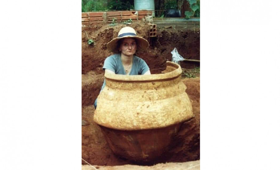 Cláudia Inês Parellada, a arqueóloga que tem o Museu Paranaense como segundo casa